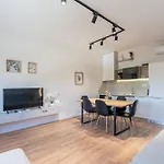 アパート 2br At Palace With Cubes - Skanderbeg Square