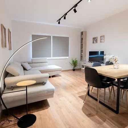 2br At Palace With Cubes - Skanderbeg Square * Tirana