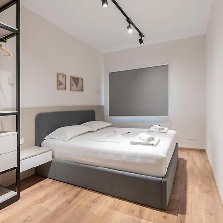 2br At Palace With Cubes - Skanderbeg Square