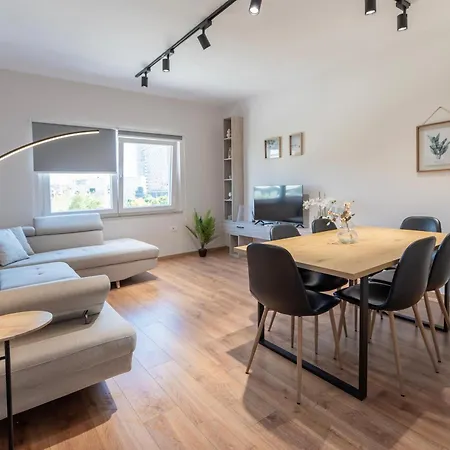 2br At Palace With Cubes - Skanderbeg Square * Tirana