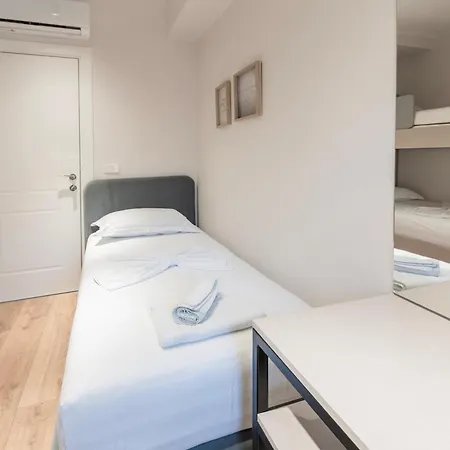 2br At Palace With Cubes - Skanderbeg Square
