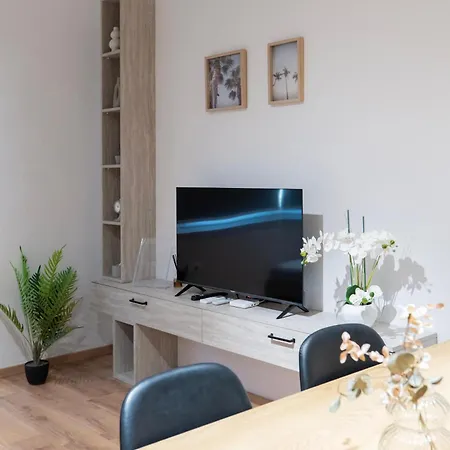 2br At Palace With Cubes - Skanderbeg Square Lägenhet Tirana