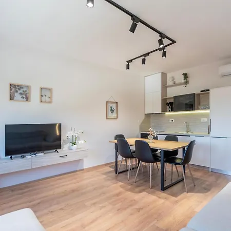 Apartmán Ts Cozy 2Br At Palace With Cubes - Central Tirana