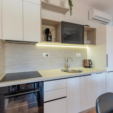 2br At Palace With Cubes - Skanderbeg Square Lägenhet