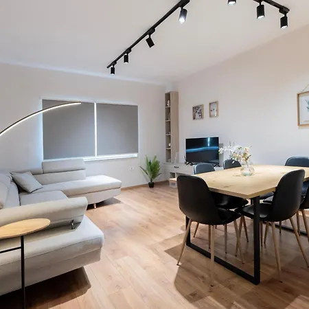 2br At Palace With Cubes - Skanderbeg Square * Tirana