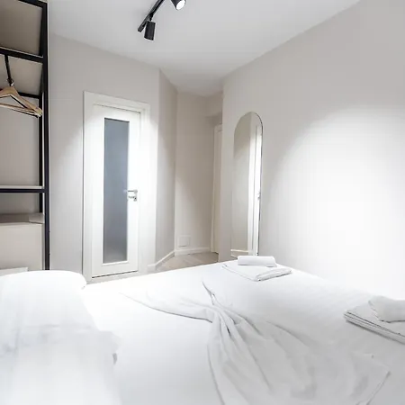 2br At Palace With Cubes - Skanderbeg Square *