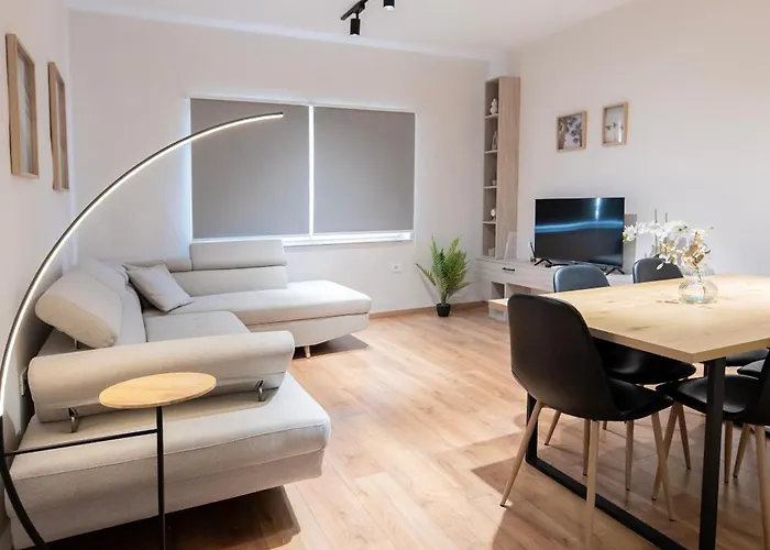 2br At Palace With Cubes - Skanderbeg Square * Tirana