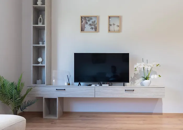 Apartment 2br At Palace With Cubes - Skanderbeg Square *