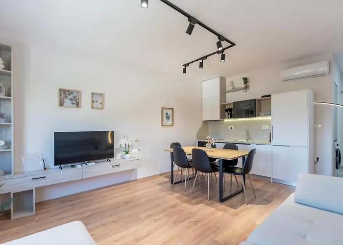 Apartment 2br At Palace With Cubes - Skanderbeg Square