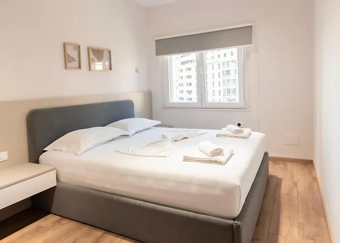2br At Palace With Cubes - Skanderbeg Square Apartment *