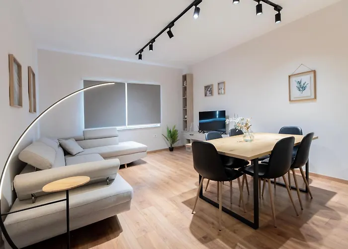 2br At Palace With Cubes - Skanderbeg Square * Tirana