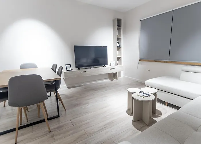 2br At Palace With Cubes - Skanderbeg Square Apartment *