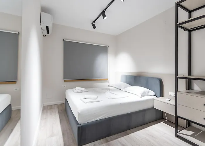 Apartment 2br At Palace With Cubes - Skanderbeg Square *